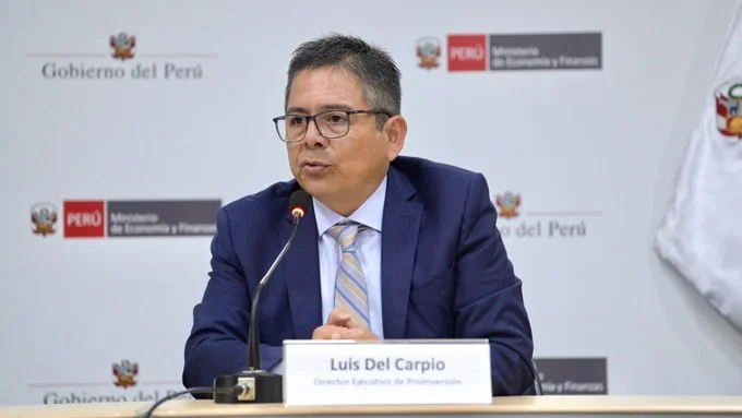 Luis Del Carpio, Director Ejecutivo de PromPerú, hablando en conferencia de prensa del Ministerio de Economía y Finanzas del Perú.